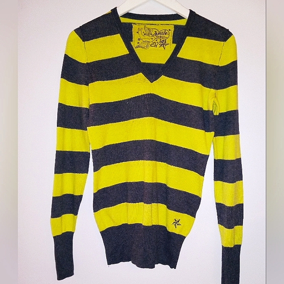 Stripe V-Neck Sweater - Picture 3 of 6